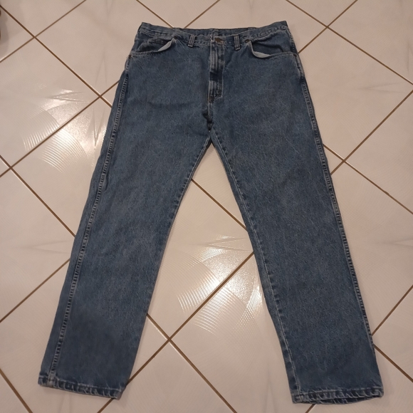 4/$60 Blue Wrangler Jeans - Size 38 X 32 (Men) - Picture 3 of 6